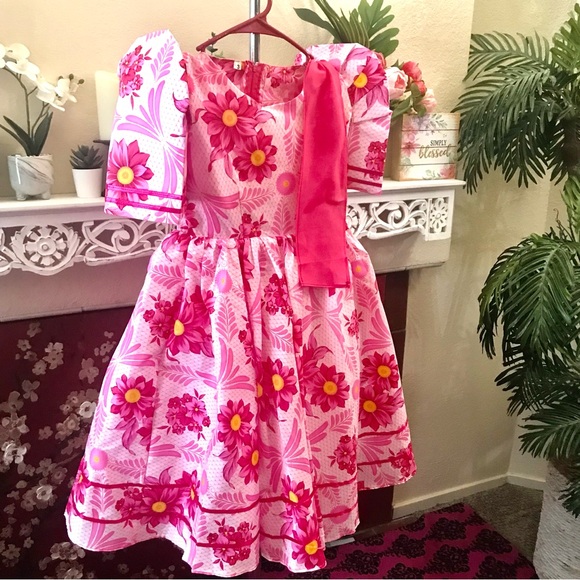 Girls white & pink fuschia  Floral print Patadyong Terno - Dress set - Picture 1 of 8